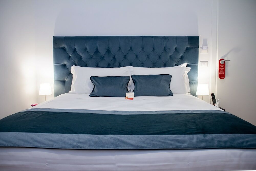 Фото Home at Rome Vatican Suites