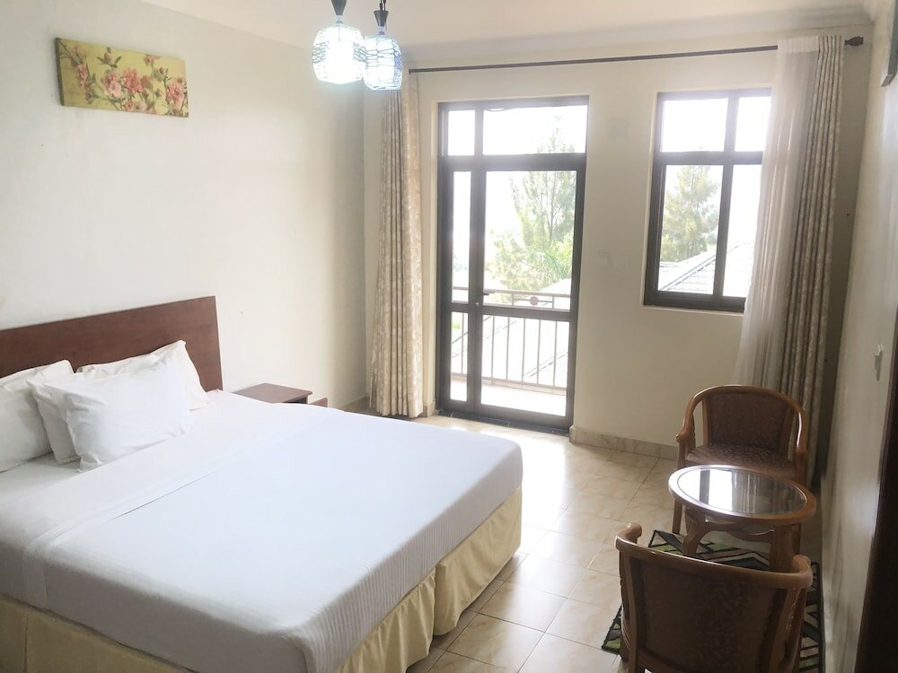 Фото Romalo Guesthouse