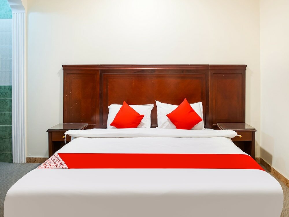 Фото Oyo 525 Rose Plaza1