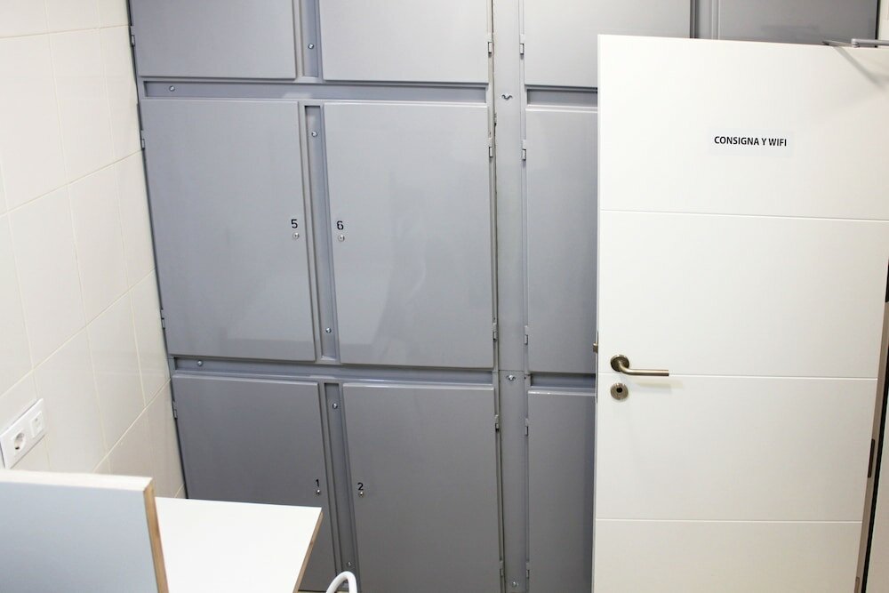 Фото Apartamentos Funway Hostel