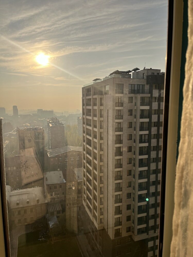 Фото Rooftop City View apartments