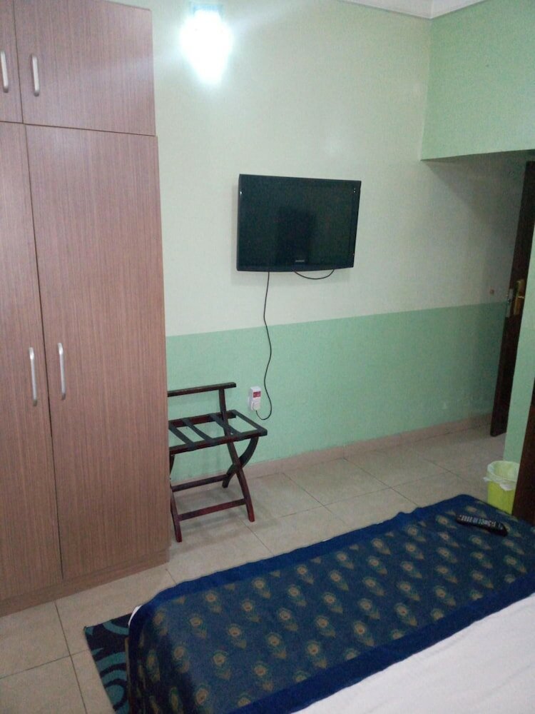 Фото Erith Apartments and Suites