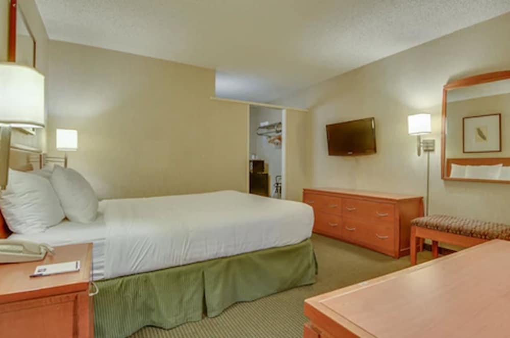 Фото Vagabond Inn Los Angeles at Usc