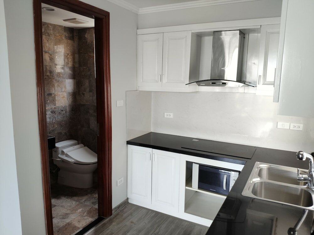 Фото Himeji Serviced Apartments