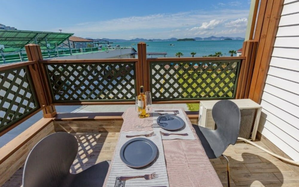 Фото Yeosu Glow Floor Pension