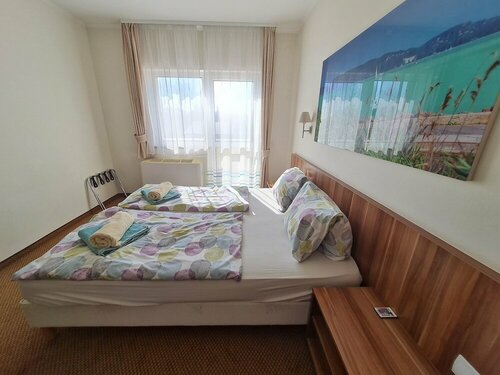 Гостиница Balaton Colors Beach Hotel в Шиофоке