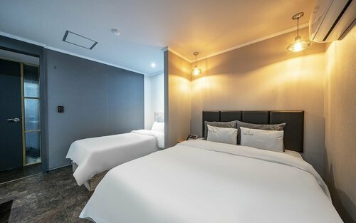 Гостиница Yeosu Hotel The B в Йосу