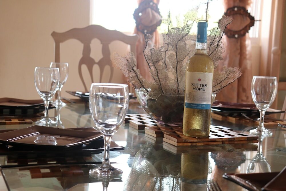 Фото Hibiscus 3-bed Suite at Sungold House Barbados