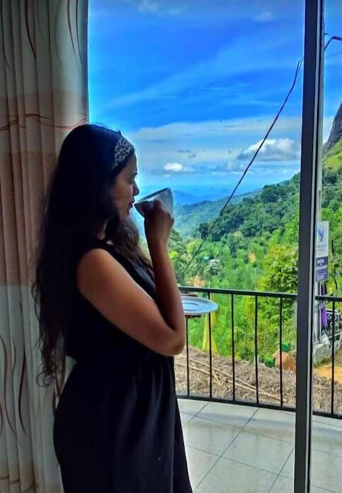 Фото Dewy Arena Hotel