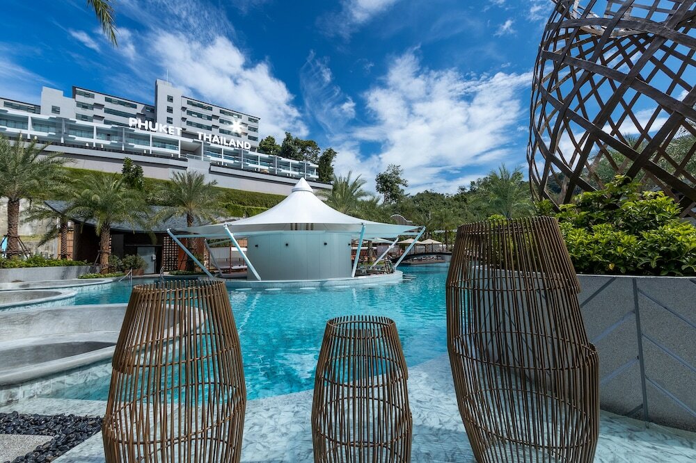 Фото Patong Bay Hill Resort