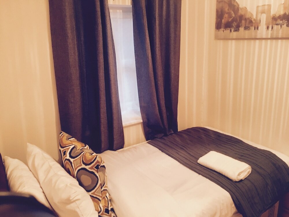 Фото Angel House