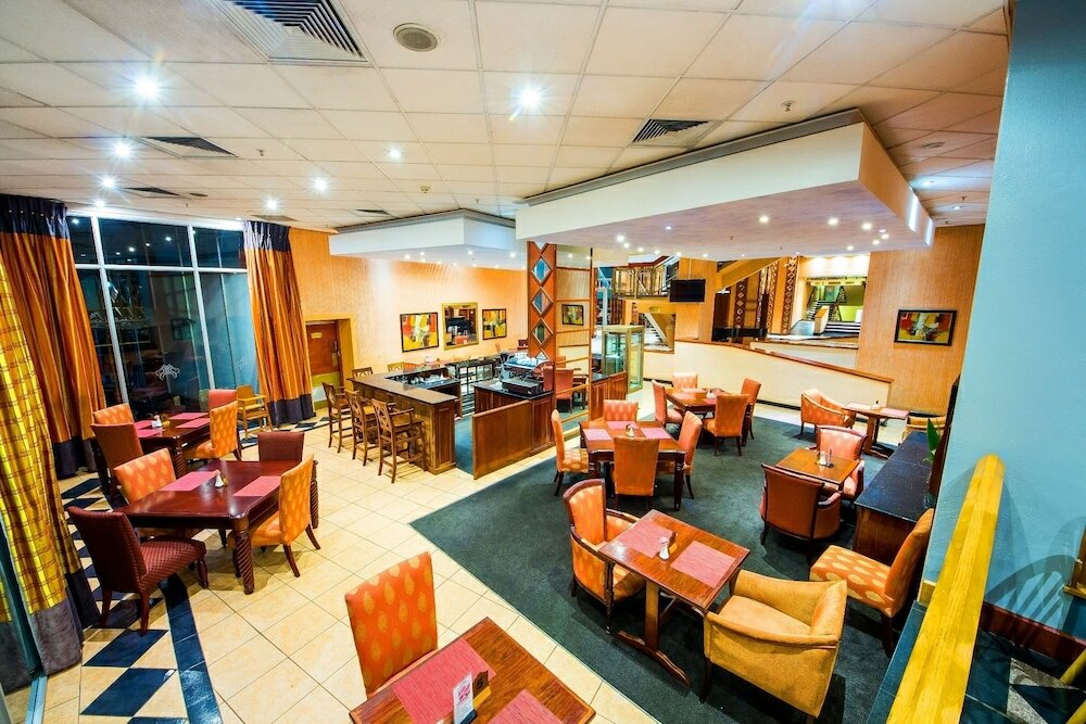 Фото Monomotapa Hotel