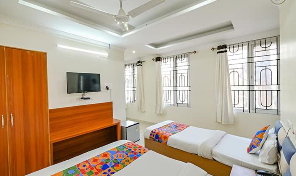 Фото Fabhotel Gns Suites