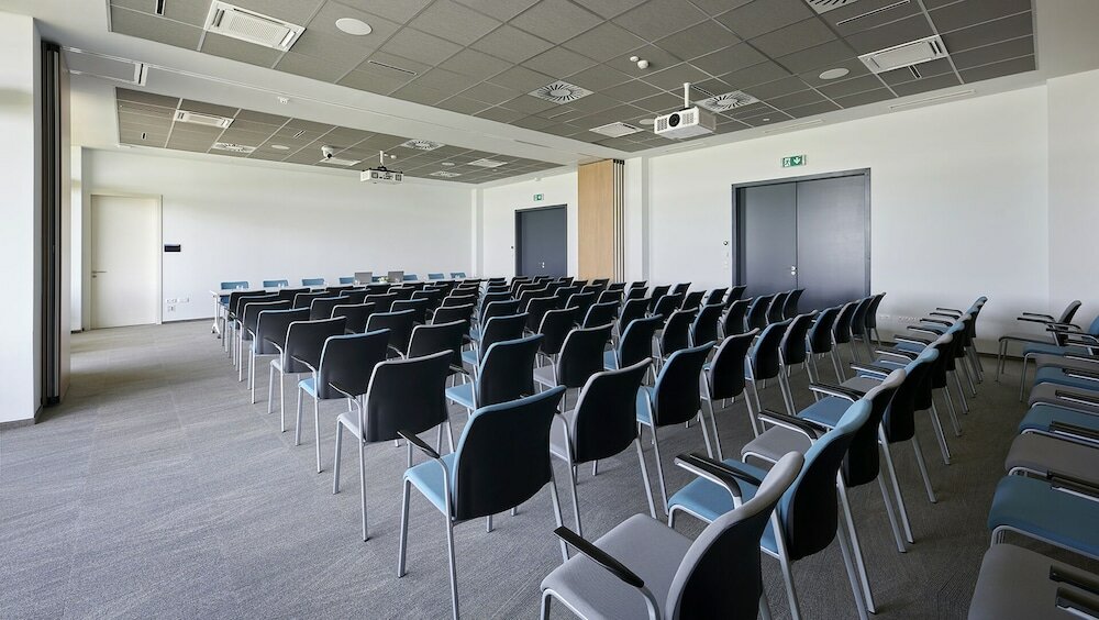 Фото Hotel OTP Balatonszemes