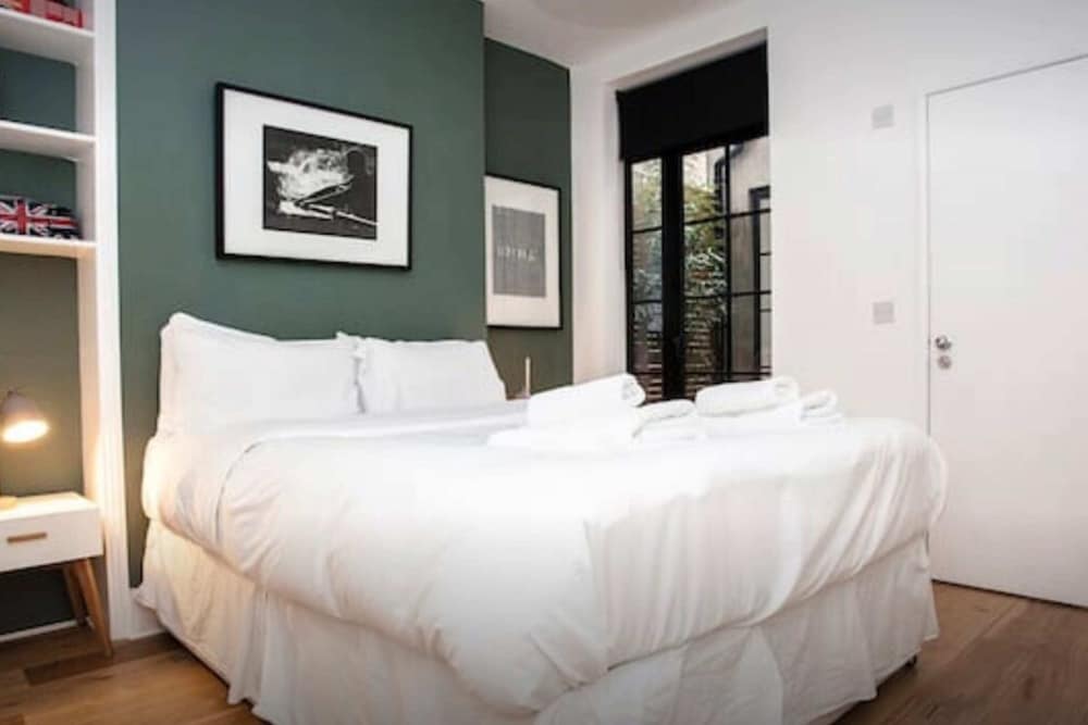 Фото Stylish Newly Refurbished 2 Bedroom Flat With Terrace