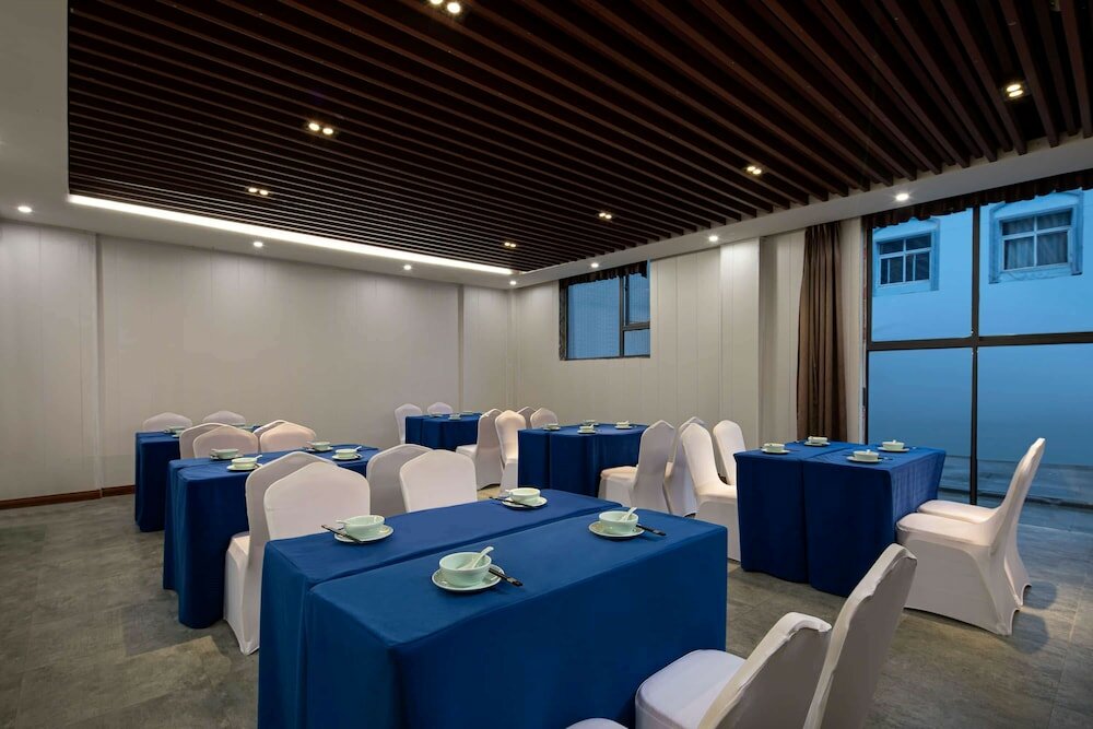 Фото Ramada Encore by Wyndham Wuhan West