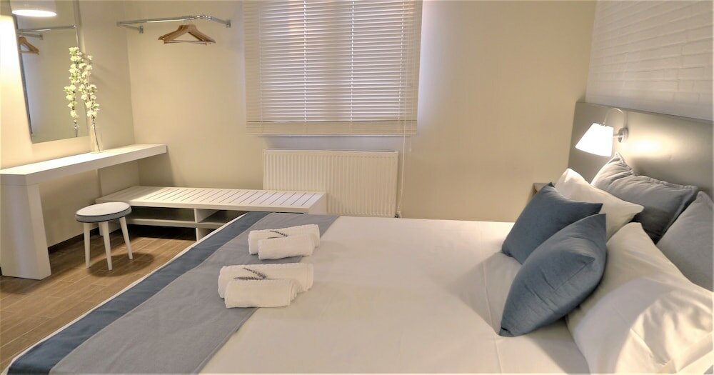 Фото Ampoulos Rooms & Apartments