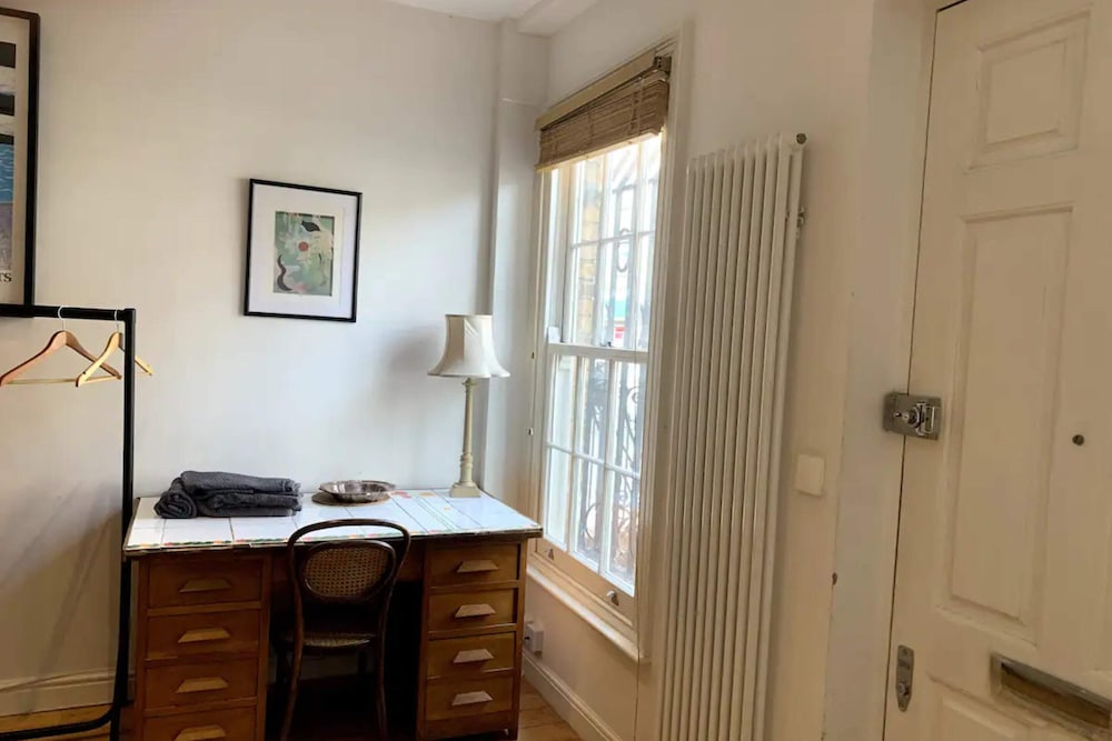 Фото Bright & Inviting 2bd Studio - Hoxton