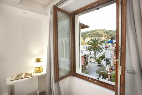Гостиница Torre Porto Venere в Портовенере