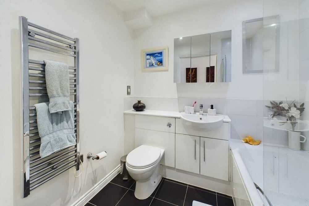 Фото The Battersea Sanctuary - Classy 1bdr Flat With Terrace