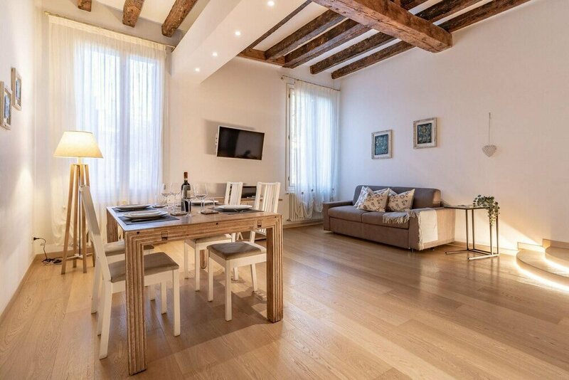 Жильё посуточно San Zaccaria Boutique Apartment - San Zaccaria Bou в Венеции