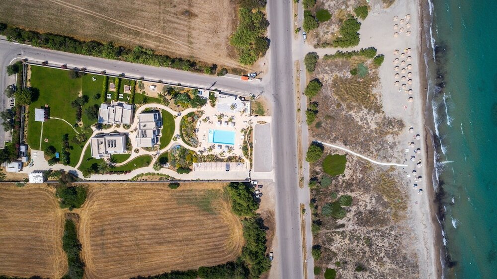 Фото White Pearls Luxury Suites - Adults Only