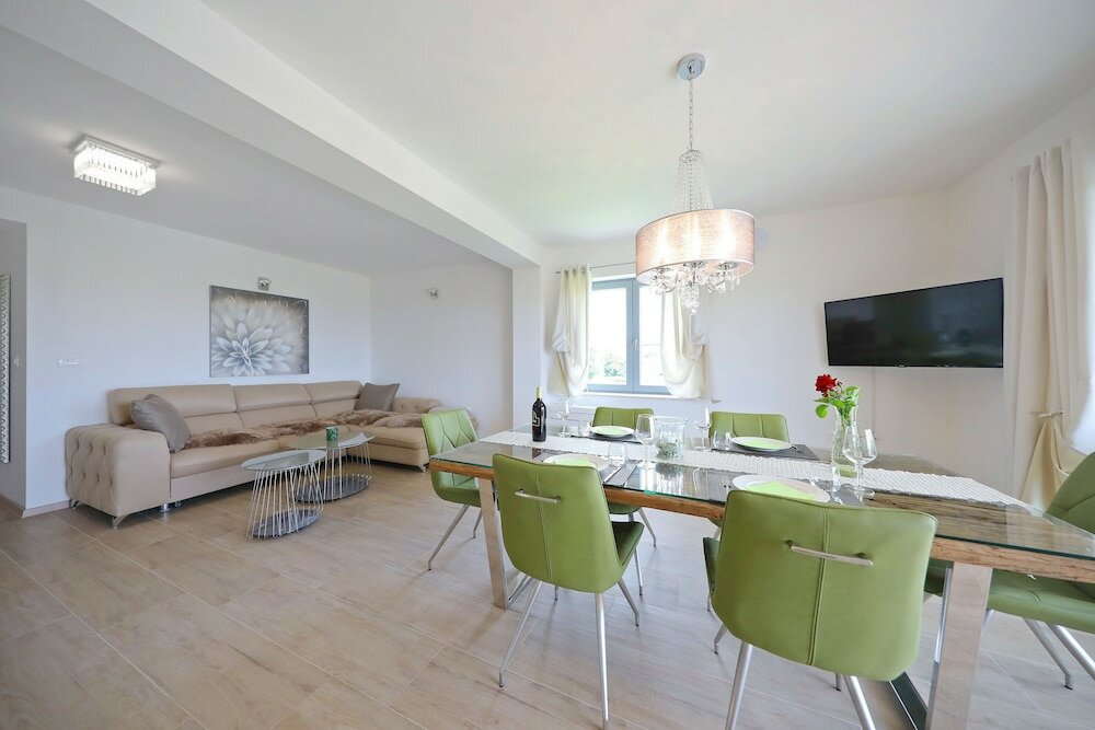 Фото Villa Olive Garden Apartments