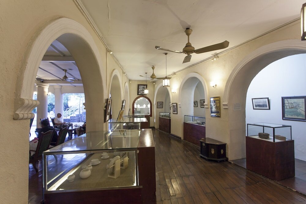 Фото Queen's Hotel