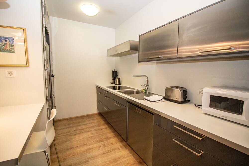 Фото Stylish Downtown Reykjavik Apartments