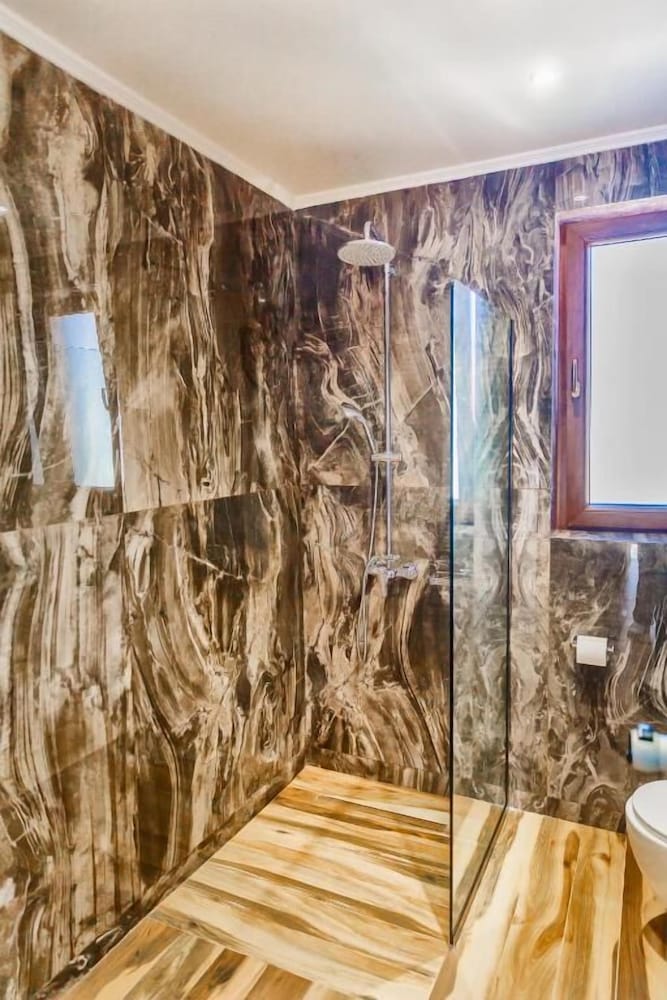 Фото Turtuli Villas by Checkin