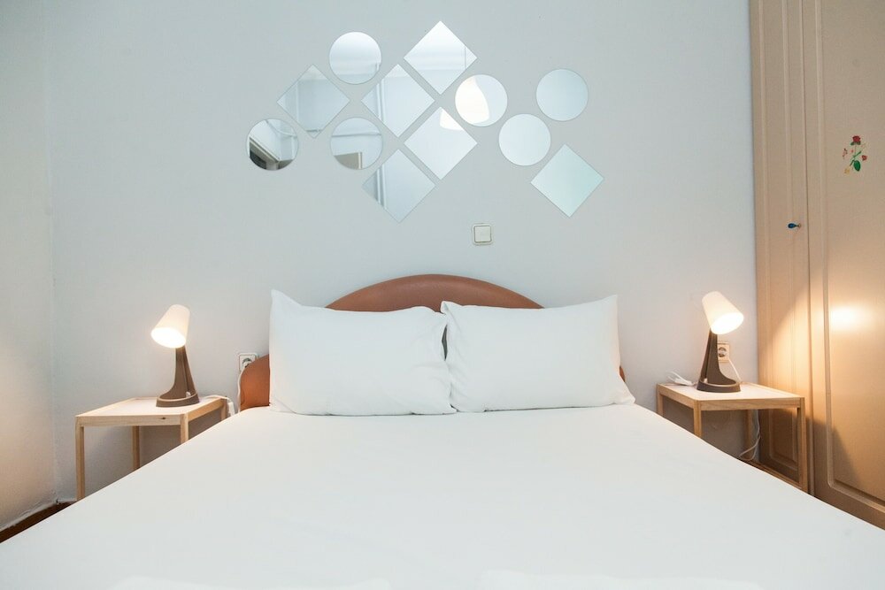 Фото Brand new apt in central Athens