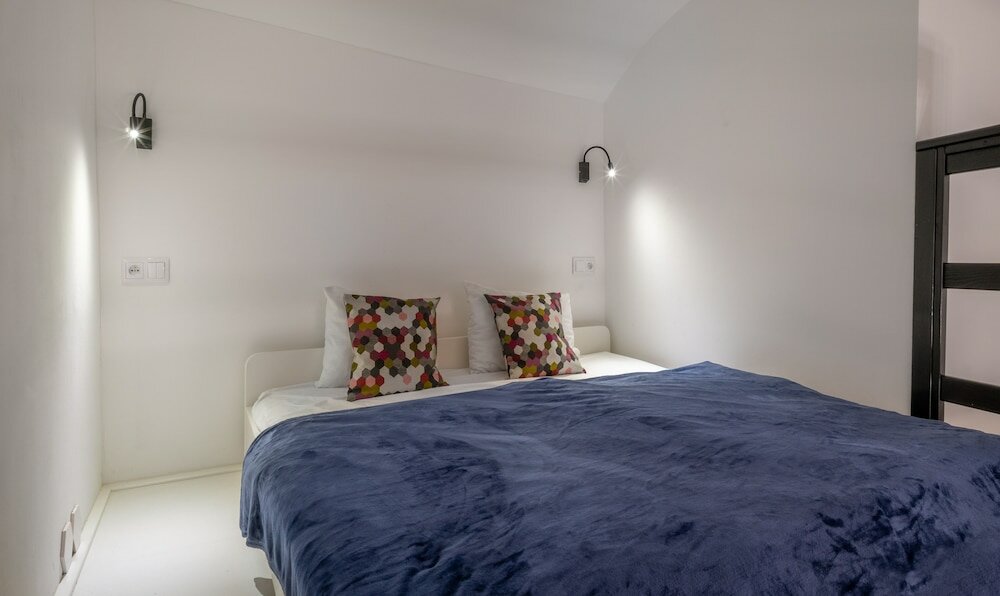 Фото Mordecai Twelve Apartments by Adrez Living