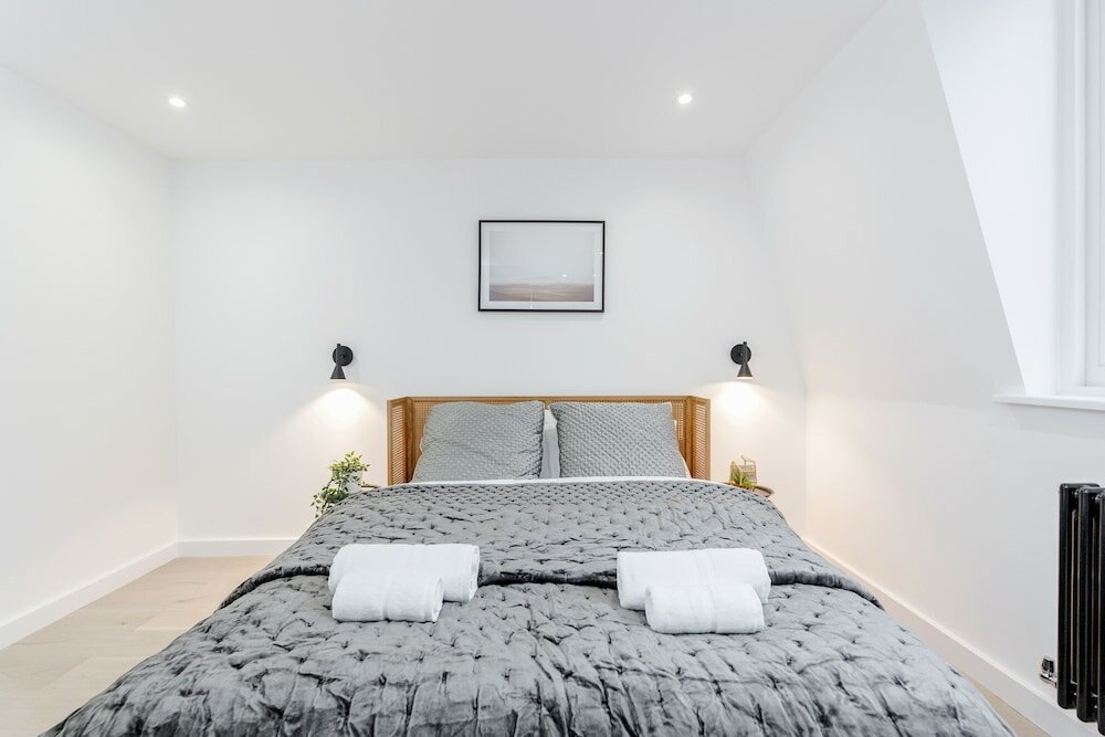 Фото Perfect Holiday Escape - 1 and 2 Bedroom Deluxe Apartments at Liverpool Street