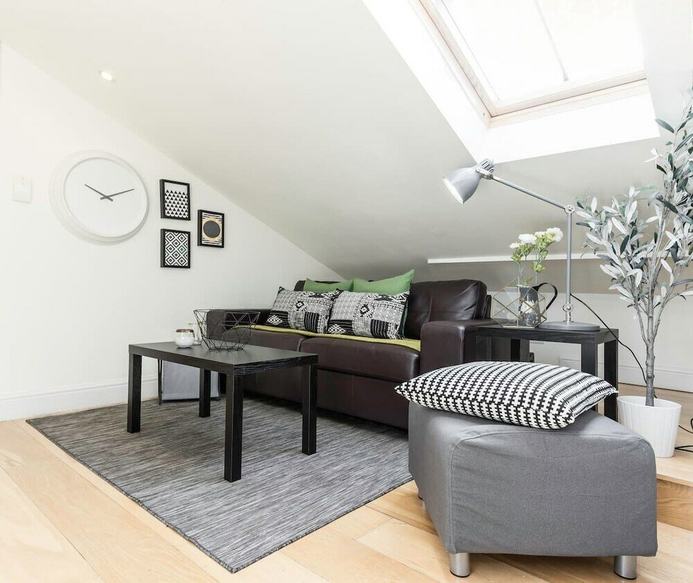 Фото Cosy 1 bedroom in Belsize Park