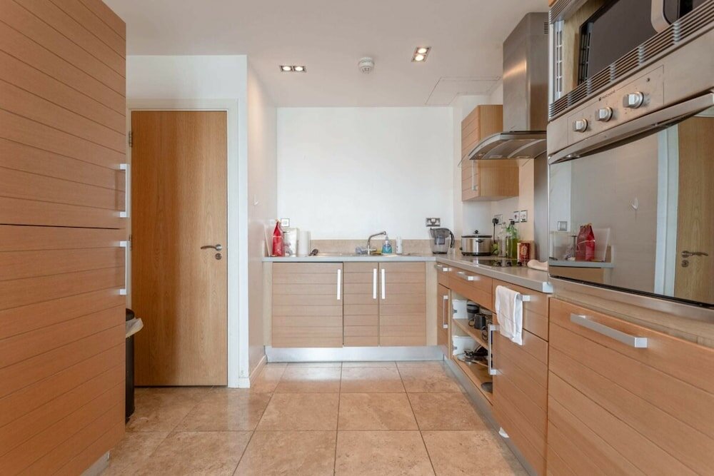 Фото Fantastic 2 Bedroom near Canary Wharf