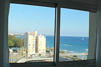 Фото Eden Beach Apartments