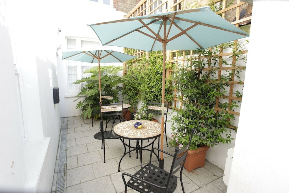 Фото Presidential Apartments - Kensington