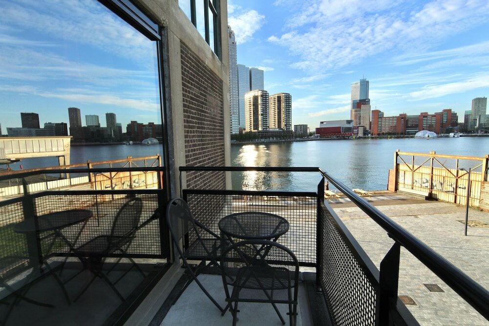 Фото Bed Bites & Business Hotel Rotterdam