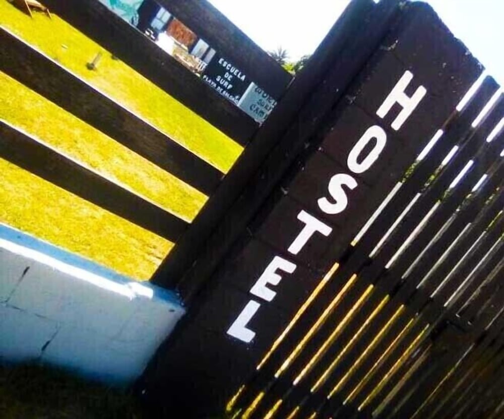 Фото Escuela de Surf y Hostel Baldaio