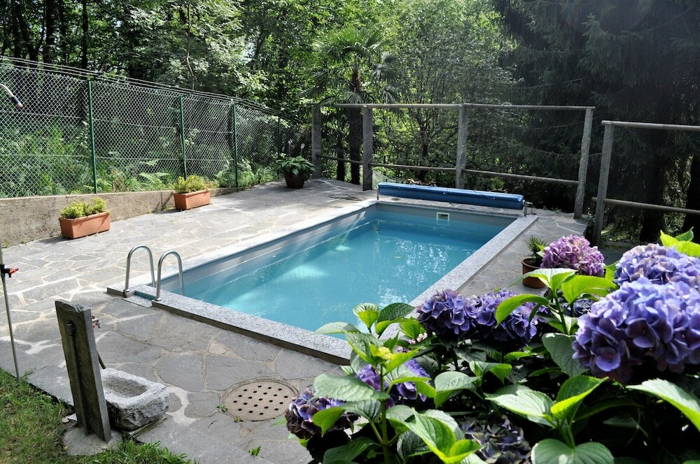 Фото Typical, Romantic Tessiner Cottage