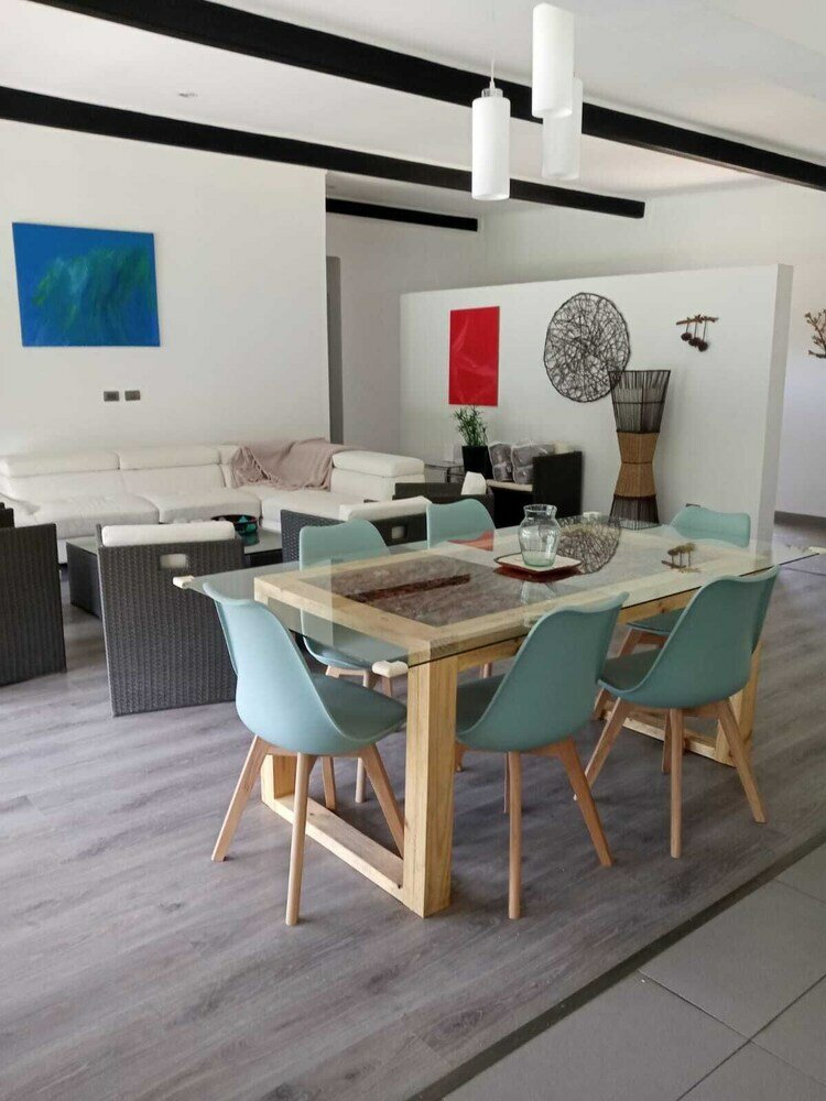 Фото Hermosa Gran Casa con Piscina EN Olmue