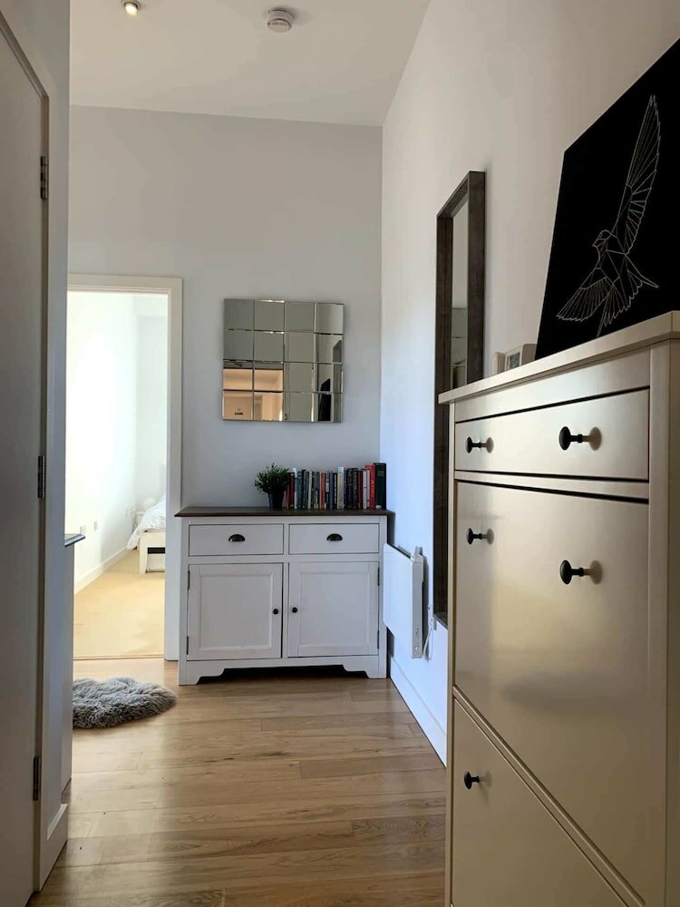 Фото Stylish 2 Bedroom Apartment