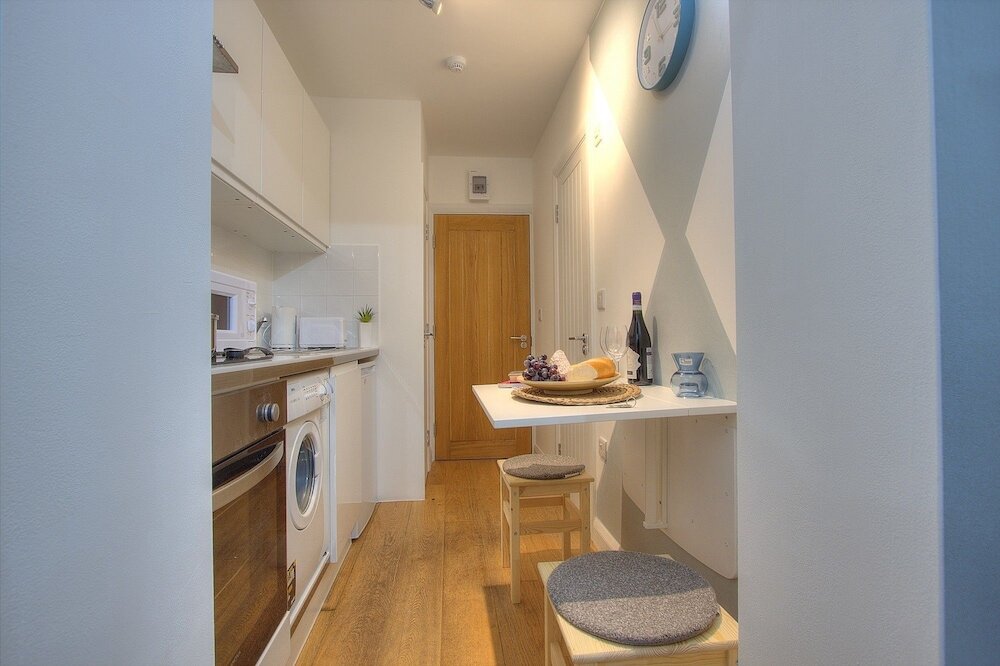 Фото R1 Medium Studio