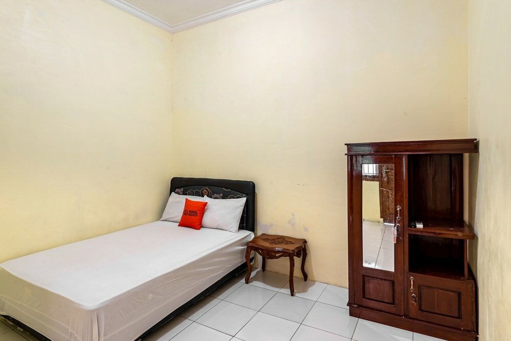 Фото KoolKost near Gor Untung Suropati