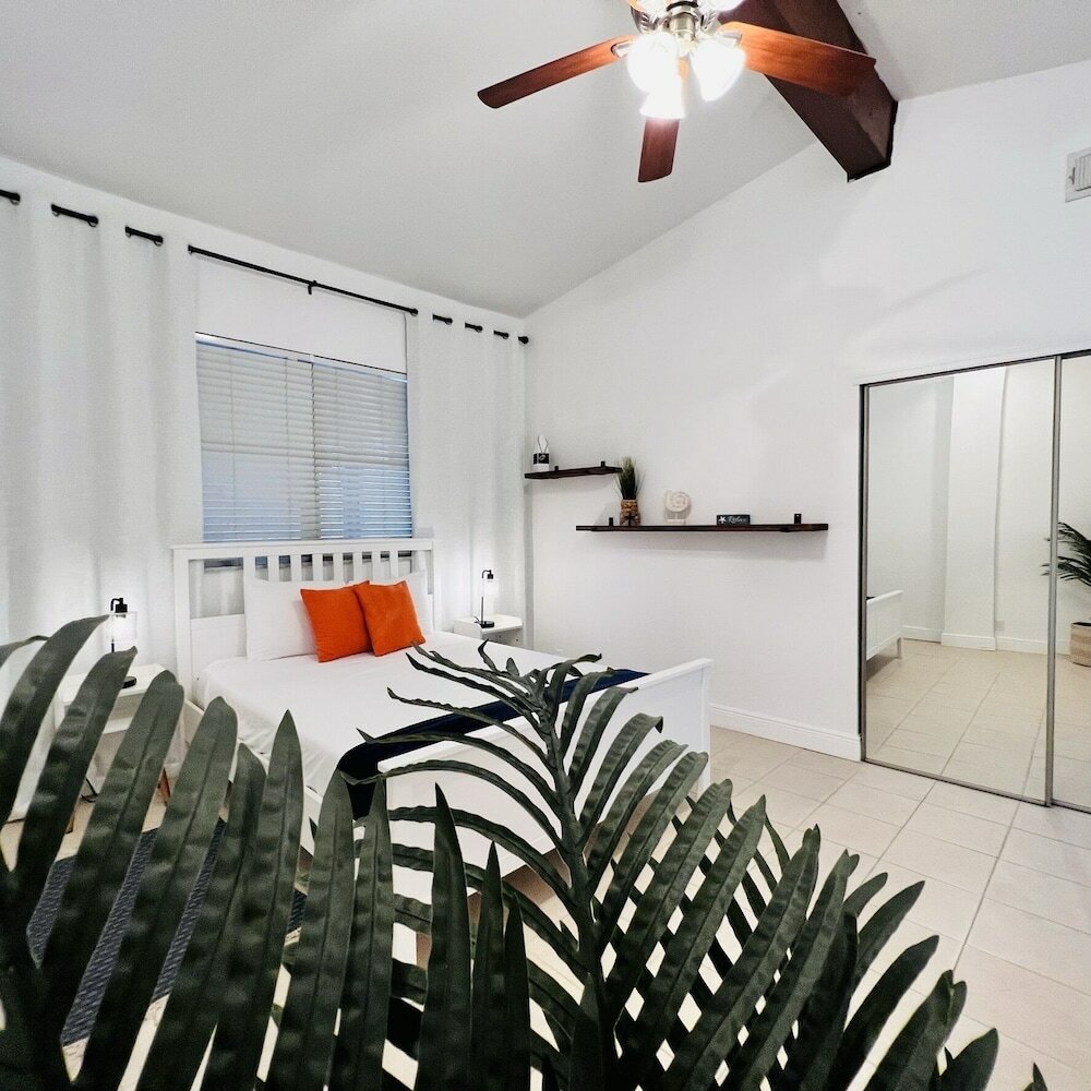 Фото Coco Bay Condos