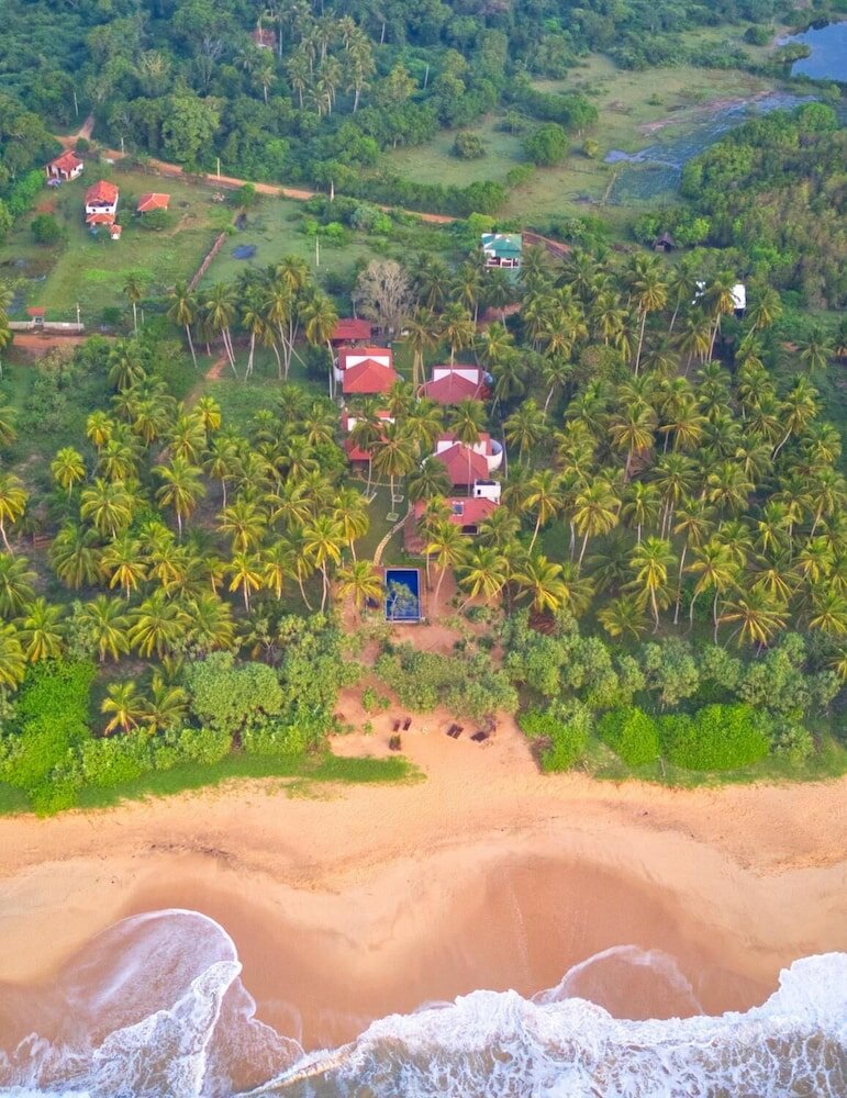 Фото Sanjis The Seaside Cabanas