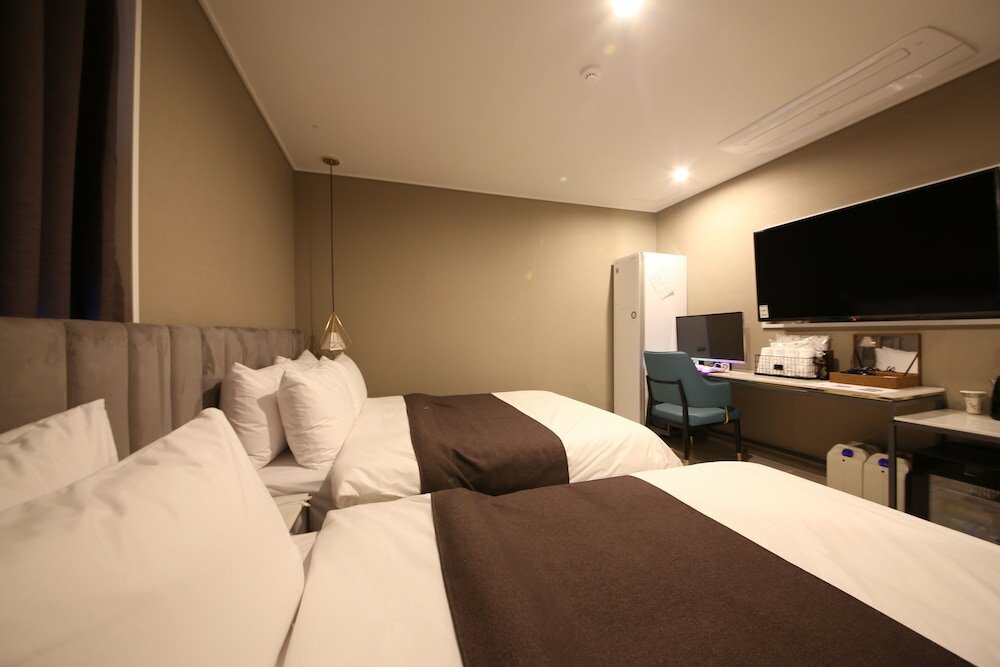 Фото Den Basta Hotel