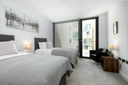 Lt Greenwich 3 Bed Townhouse