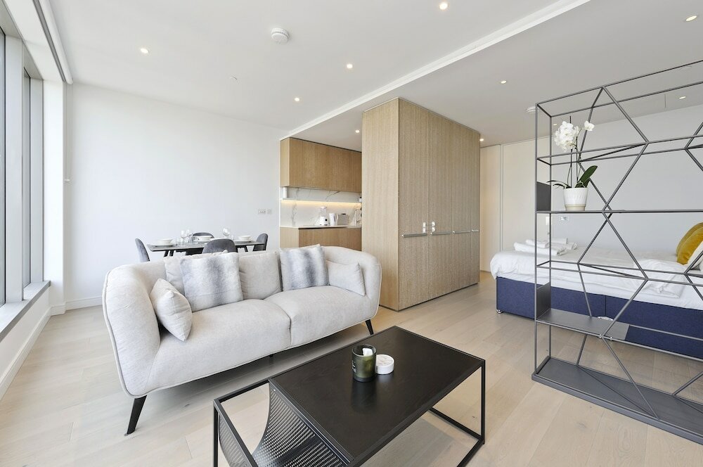 Фото Luxury Waterfront Studio in Canary Wharf by Underthedoormat