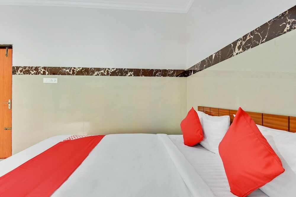 Фото Oyo 43308 Sri Sai Guru Comforts